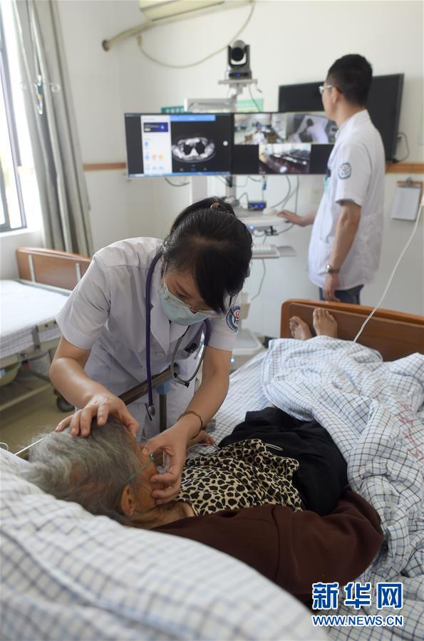 (“中国面貌”系列述评·图文互动)(1)健康中国——70年中国面貌变迁述评之七